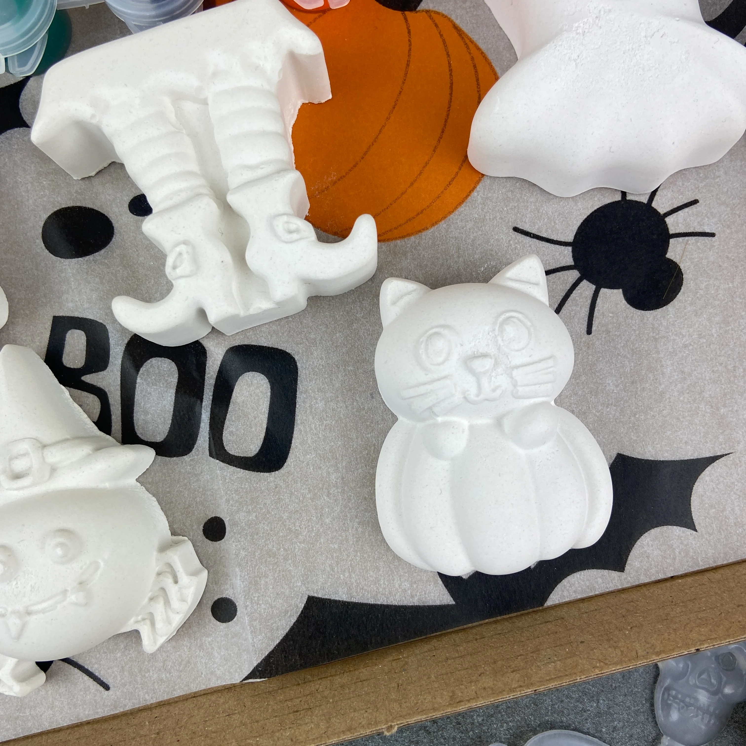 Paint Your Own Pot Halloween Box - Image 5