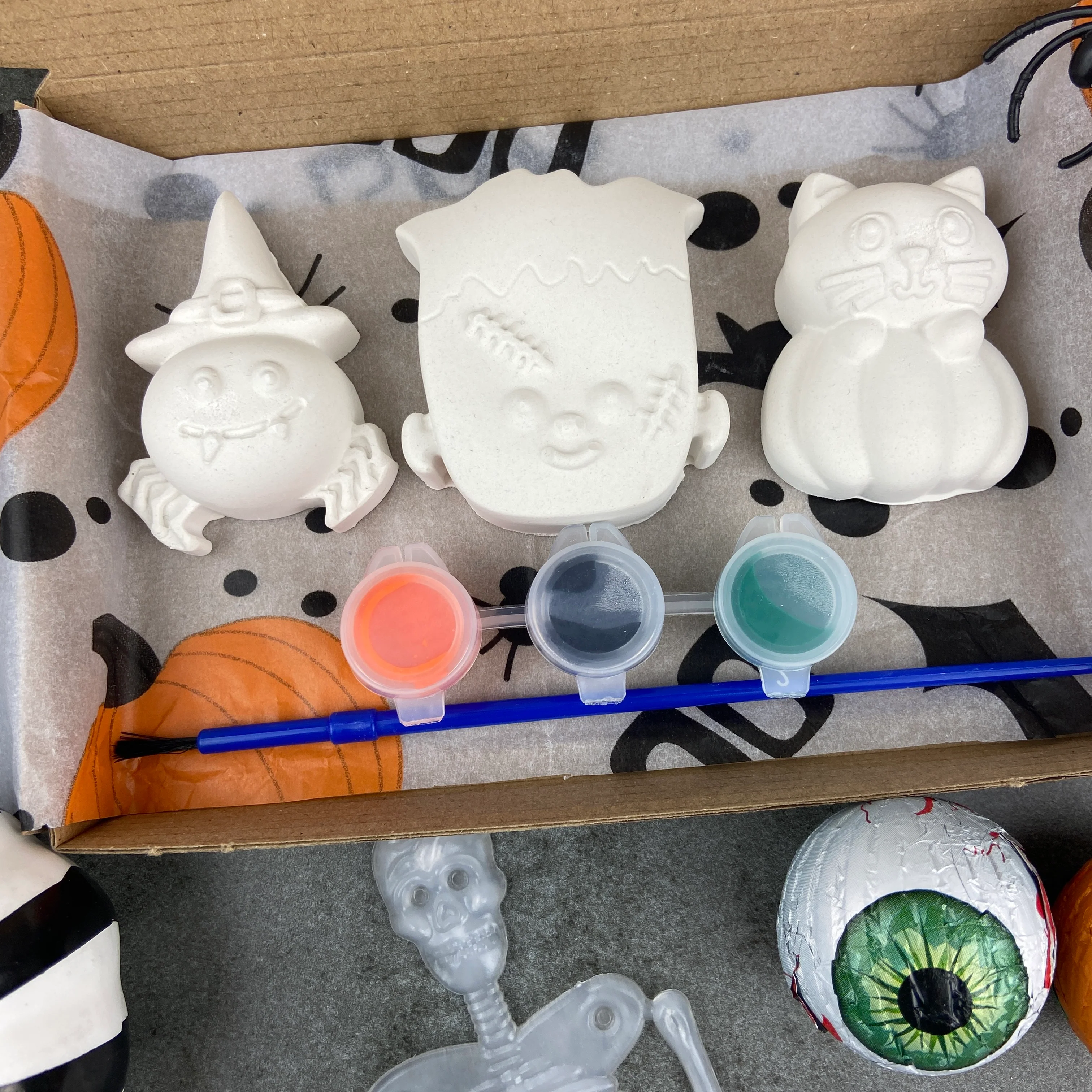Paint Your Own Pot Halloween Box - Image 9