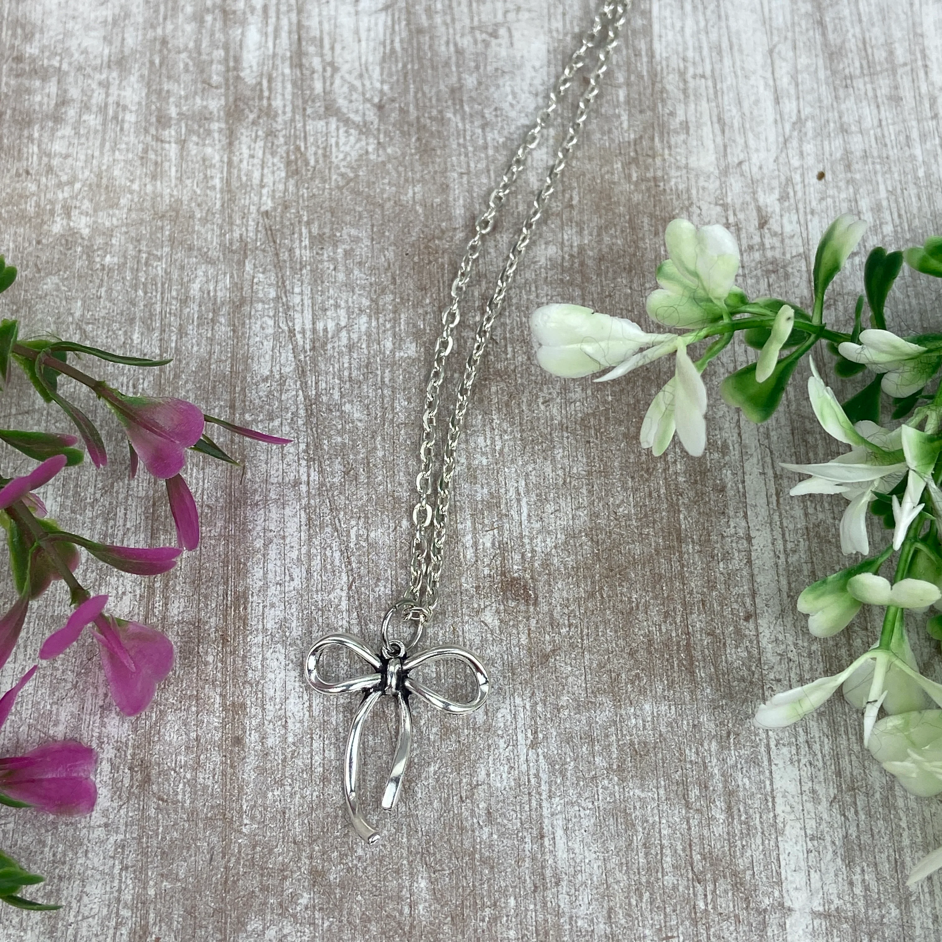 Whimsical Bow Necklace in Cloche - A Special Auntie - Image 10