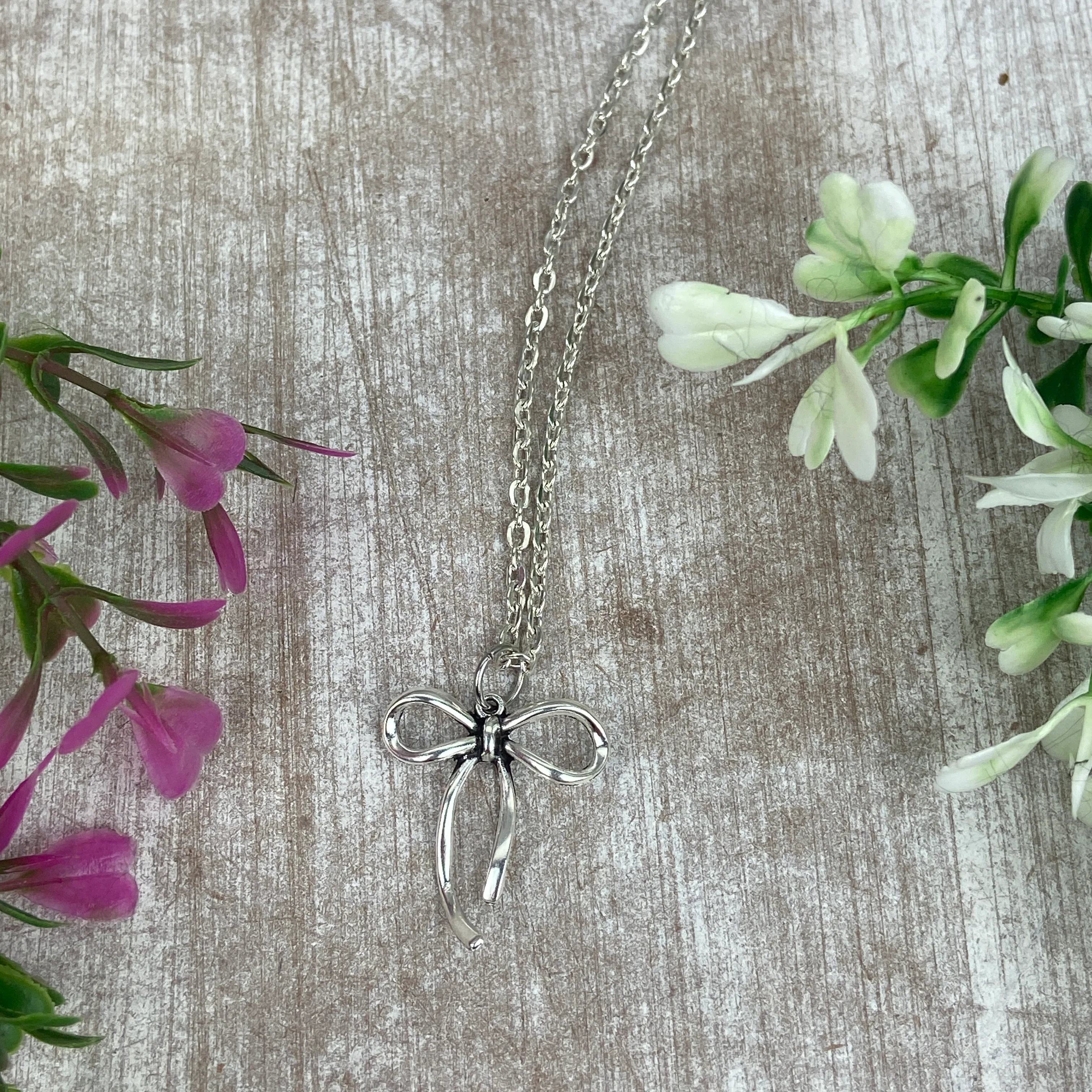 Whimsical Bow Necklace in Cloche - A Special Auntie - Image 3