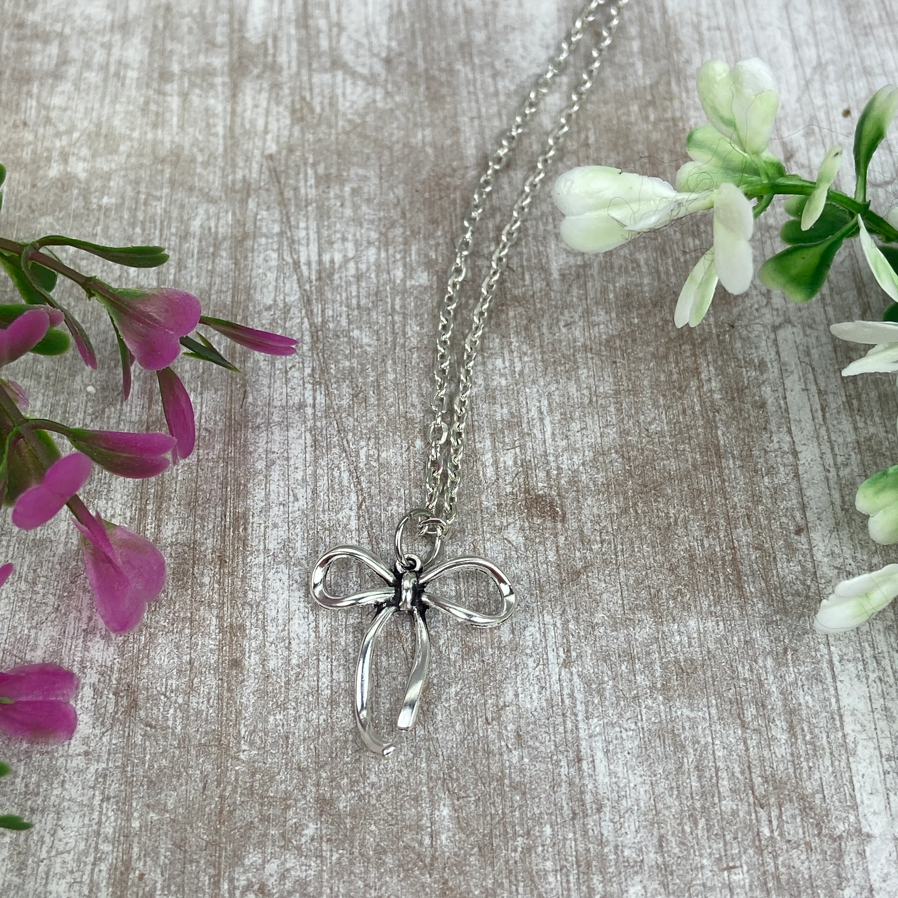Whimsical Bow Necklace in Cloche - A Special Auntie - Image 9